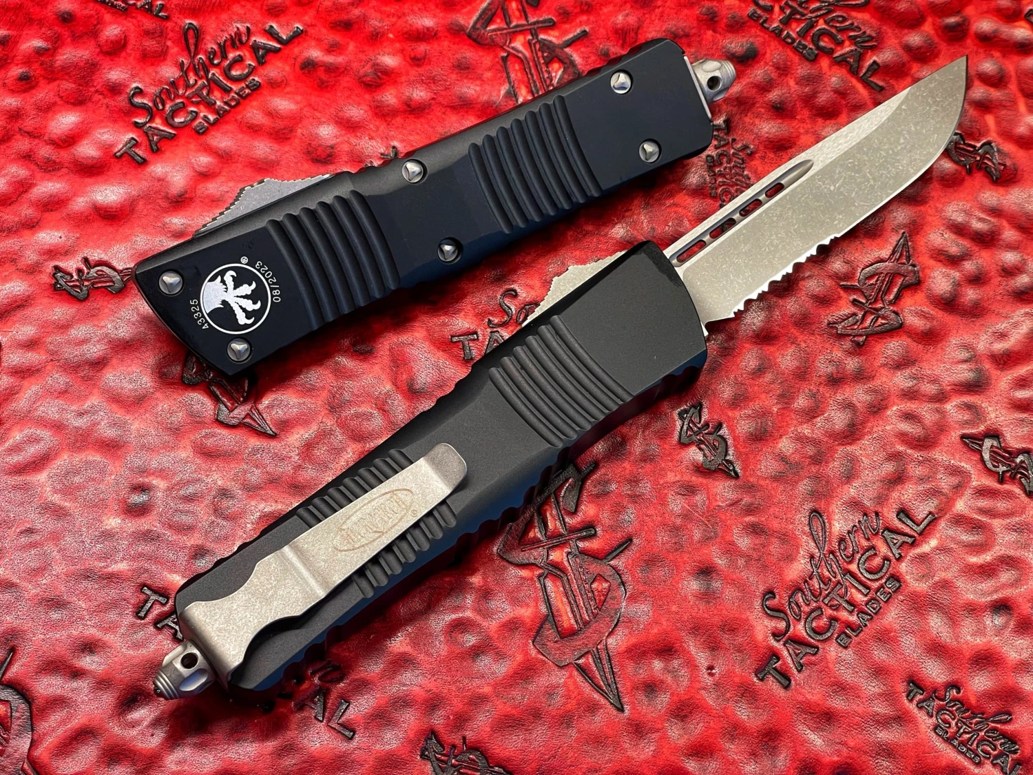 Microtech Combat Troodon Single Edge Apocalyptic Part Serrated 2 Microtech Combat Troodon Single Edge Apocalyptic Part Serrated - Image 2