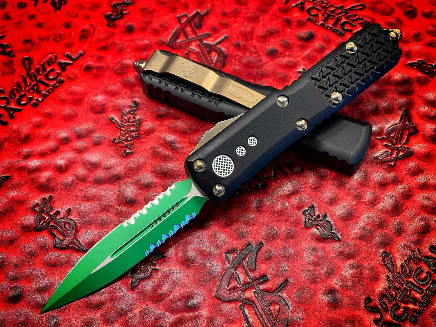 Microtech UTX-85 Double Edge Jedi Master Green Blade Part Serrated 1 Microtech UTX-85 Double Edge Jedi Master Green Blade Part Serrated
