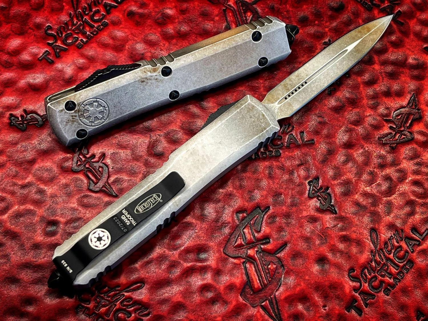 Microtech Ultratech Sandtrooper Double Edge Standard OTF Knife 2 Microtech Ultratech Sandtrooper Double Edge Standard OTF Knife - Image 2