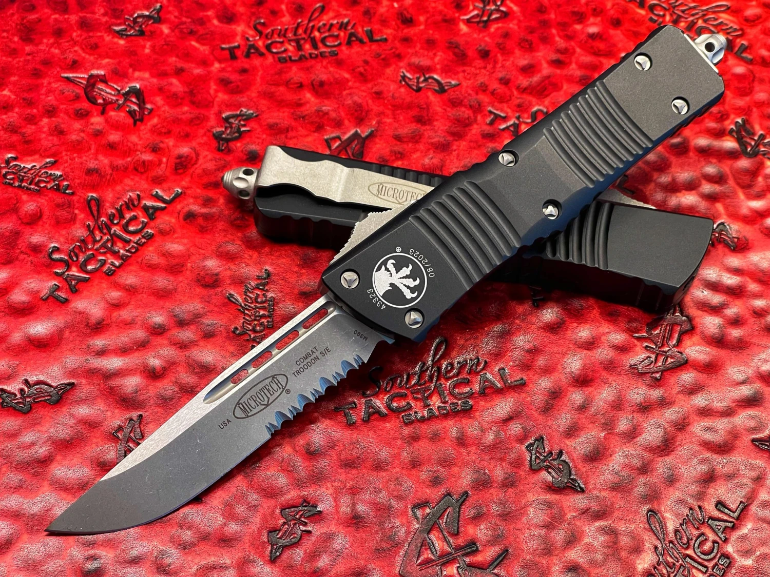 Microtech Combat Troodon Single Edge Apocalyptic Part Serrated 1 Microtech Combat Troodon Single Edge Apocalyptic Part Serrated