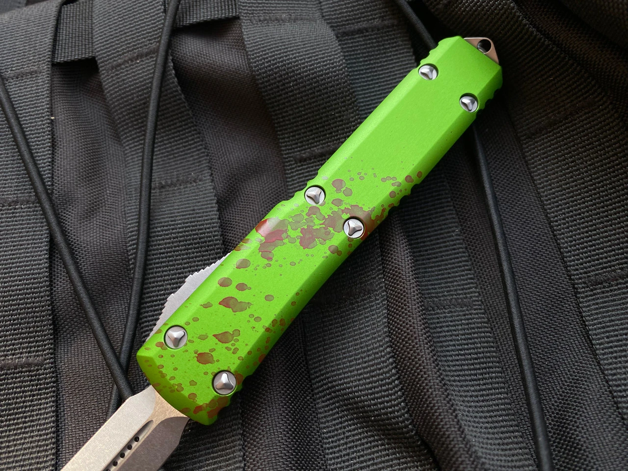 Microtech Zombietech D/E Green Aluminum Blood Splatter Body W/ Stonewashed Plain Edge Blade (3.4") 122-10Z 3 Microtech Zombietech D/E Green Aluminum Blood Splatter Body W/ Stonewashed Plain Edge Blade (3.4") 122-10Z - Image 3