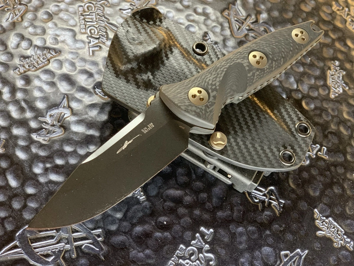 Microtech Socom Alpha Mini Single Edge DLC W/ Carbon Fiber Scales Signature Series 1 Microtech Socom Alpha Mini Single Edge DLC W/ Carbon Fiber Scales Signature Series