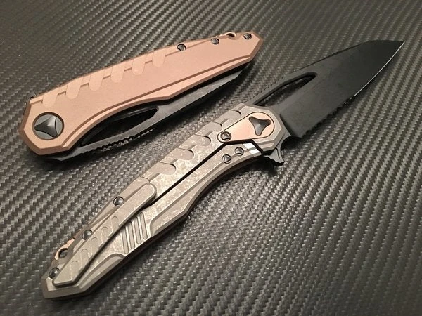 Microtech Sigil MK6 DLC Black Part Serrated Tan 2 Microtech Sigil MK6 DLC Black Part Serrated Tan - Image 2
