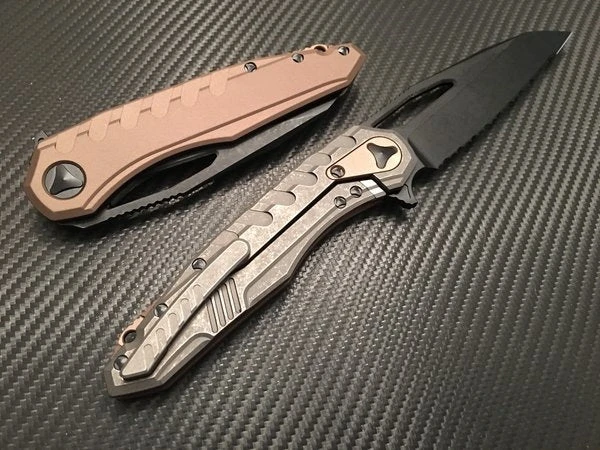 Microtech Sigil MK6 DLC Black Full Serrated Tan 2 Microtech Sigil MK6 DLC Black Full Serrated Tan - Image 2