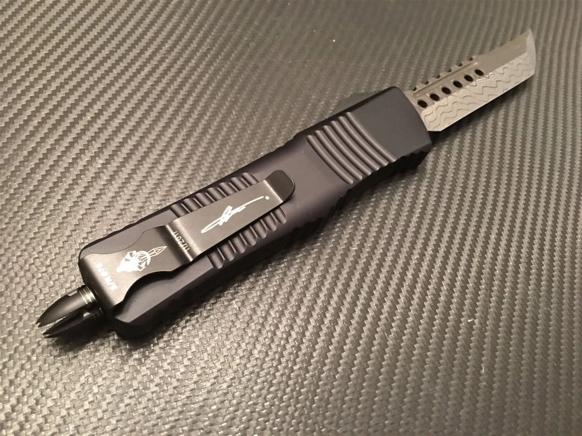 Microtech Signature Series Combat Troodon Hellhound Tanto Damascus Carbon Fiber Top Silver Ringed Ti 2 Microtech Signature Series Combat Troodon Hellhound Tanto Damascus Carbon Fiber Top Silver Ringed Ti - Image 2