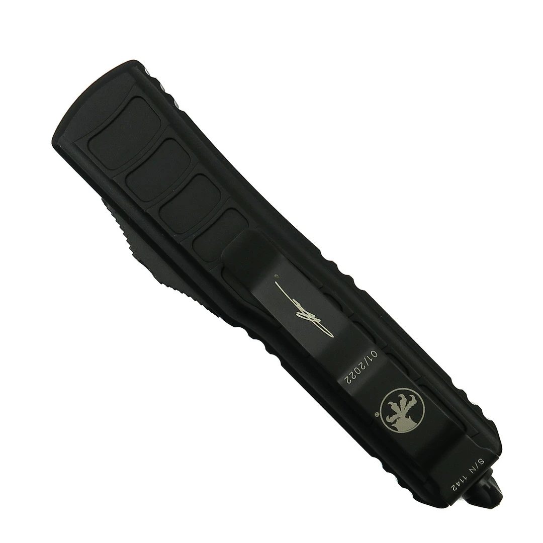 Microtech Signature Series UTX-85 II OTF Knife, Black Dagger Blade 2 Microtech Signature Series UTX-85 II OTF Knife, Black Dagger Blade - Image 2