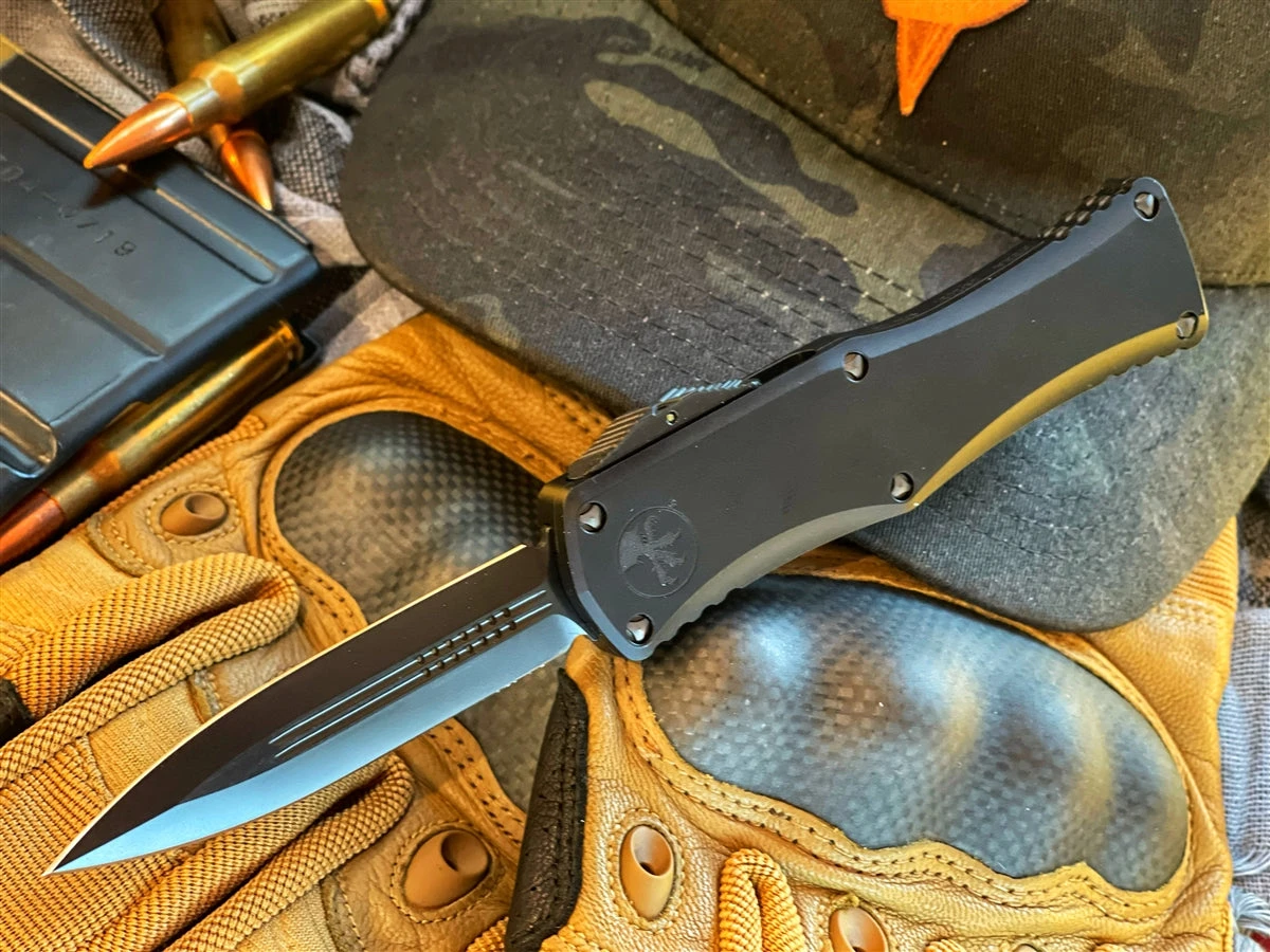 Microtech Hera Double Edge DLC Standard, DLC Accents W/ Tritium Button Shadow Edition 2 Microtech Hera Double Edge DLC Standard, DLC Accents W/ Tritium Button Shadow Edition - Image 2