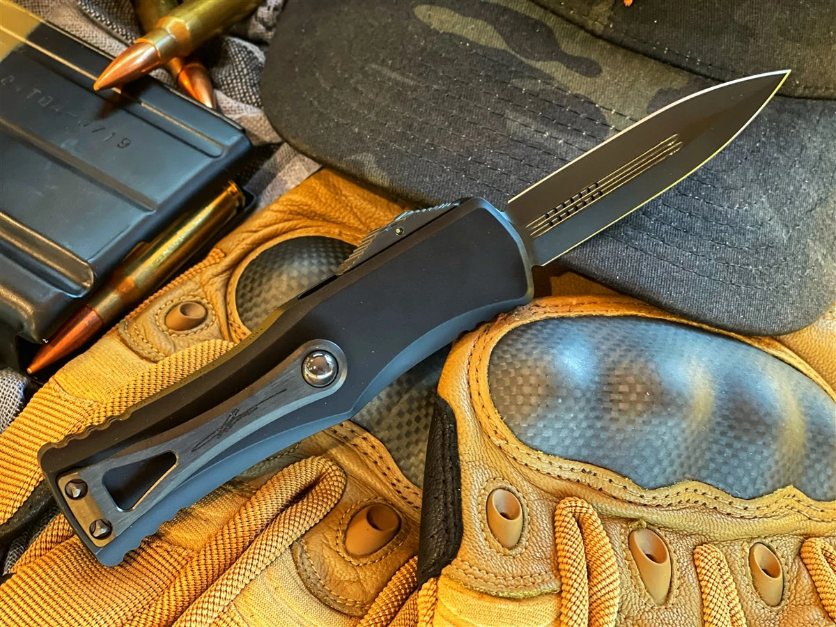 Microtech Hera Double Edge DLC Standard, DLC Accents W/ Tritium Button Shadow Edition 3 Microtech Hera Double Edge DLC Standard, DLC Accents W/ Tritium Button Shadow Edition - Image 3