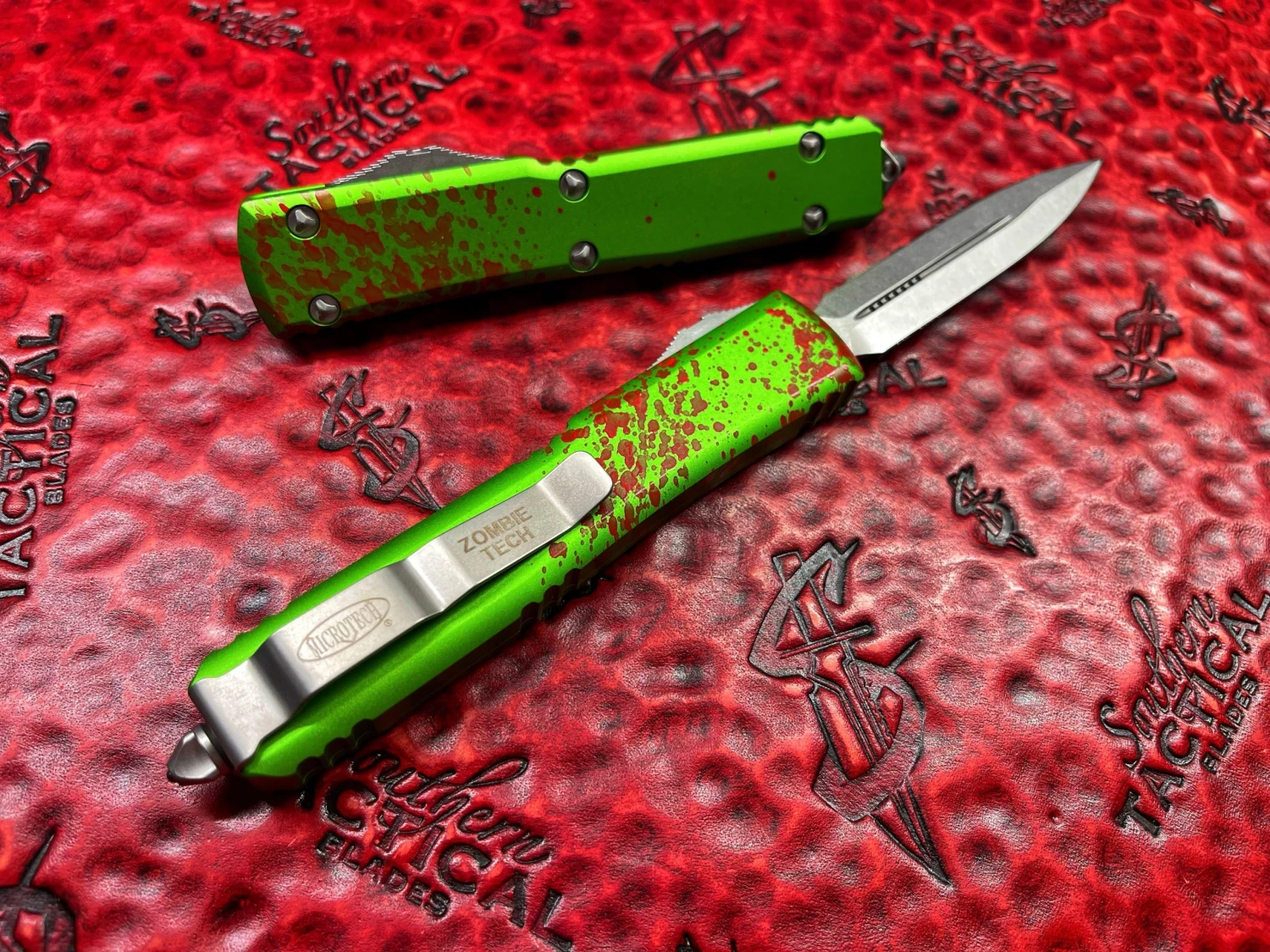 Microtech Ultratech "Zombie" Double Edge Stonewashed Full Serrated 2 Microtech Ultratech "Zombie" Double Edge Stonewashed Full Serrated - Image 2