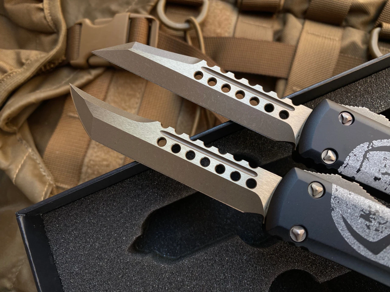 Microtech Molon Labe Ultratech Warhound And Hellhound Set 119-13SETMLS 3 Microtech Molon Labe Ultratech Warhound And Hellhound Set 119-13SETMLS - Image 3