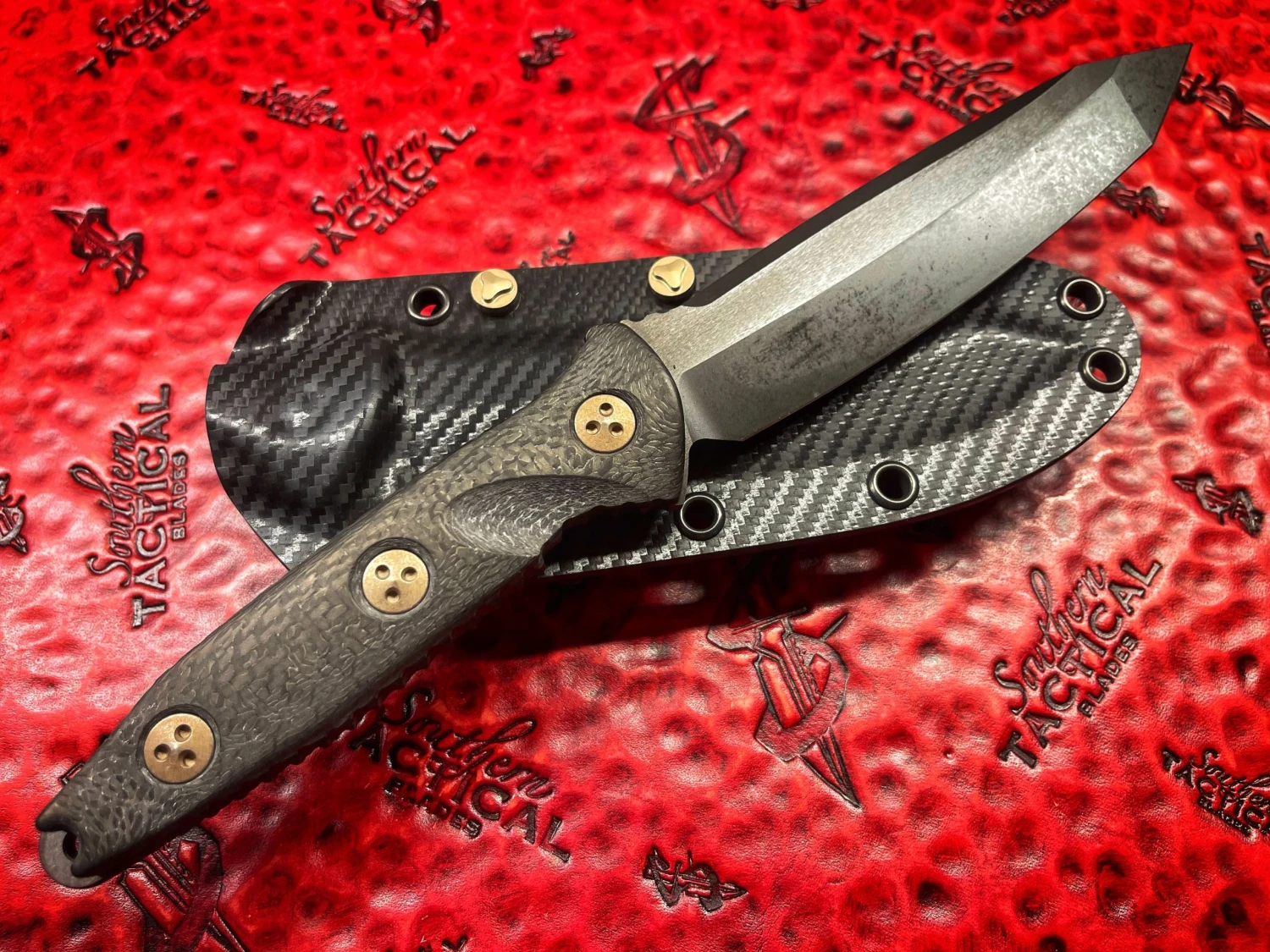 Microtech Socom Alpha Tanto DLC Carbon Fiber Signature Series Knife 2 Microtech Socom Alpha Tanto DLC Carbon Fiber Signature Series Knife - Image 2