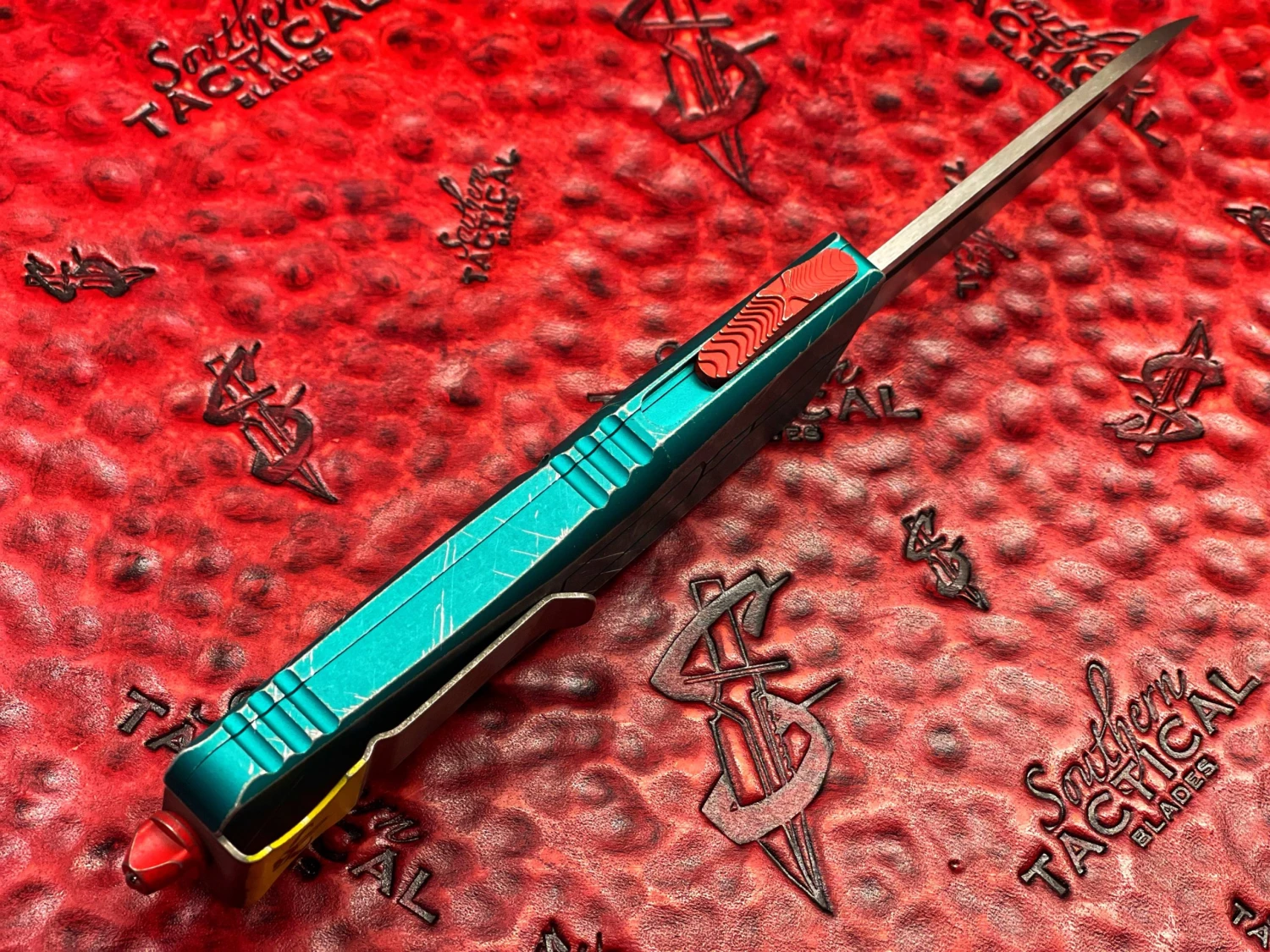 Microtech Combat Troodon Bounty Hunter Tanto OTF Knife 3 Microtech Combat Troodon Bounty Hunter Tanto OTF Knife - Image 3