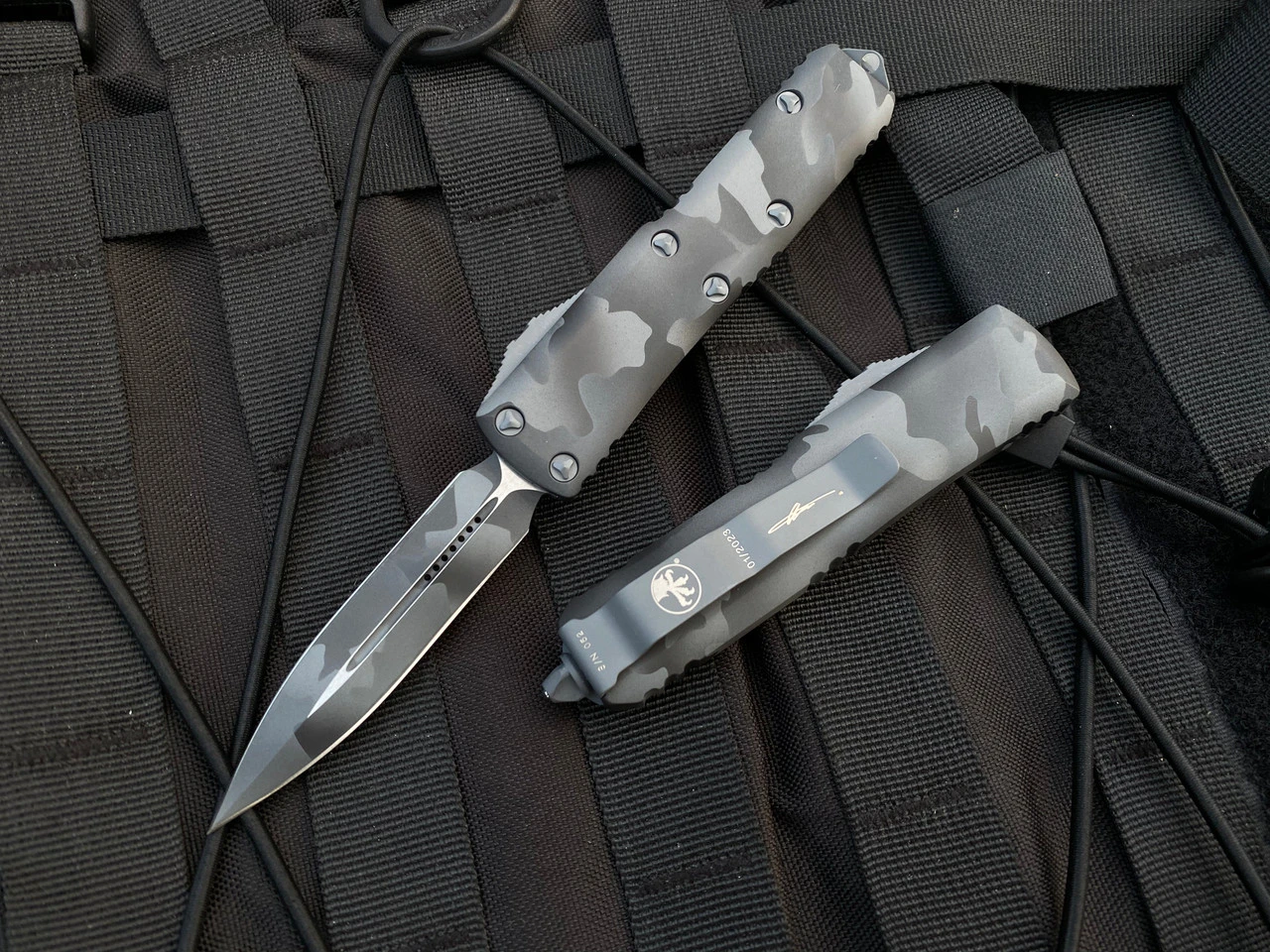 Microtech UTX-85 D/E Urban Camo Cerakote Aluminum Body W/ Urban Camo Cerakote Plain Edge Blade (3.12”) 232-1UCS 1 Microtech UTX-85 D/E Urban Camo Cerakote Aluminum Body W/ Urban Camo Cerakote Plain Edge Blade (3.12”) 232-1UCS
