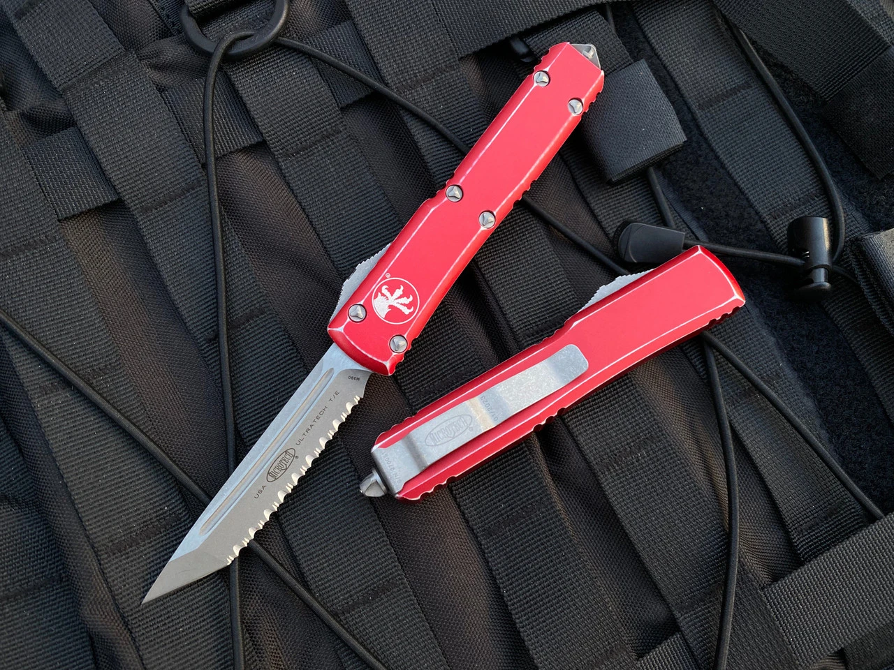 Microtech Ultratech T/E Distressed Red Aluminum Body W/ Apocalyptic Full Serrated Blade (3.4”) 123-12DRD 1 Microtech Ultratech T/E Distressed Red Aluminum Body W/ Apocalyptic Full Serrated Blade (3.4”) 123-12DRD