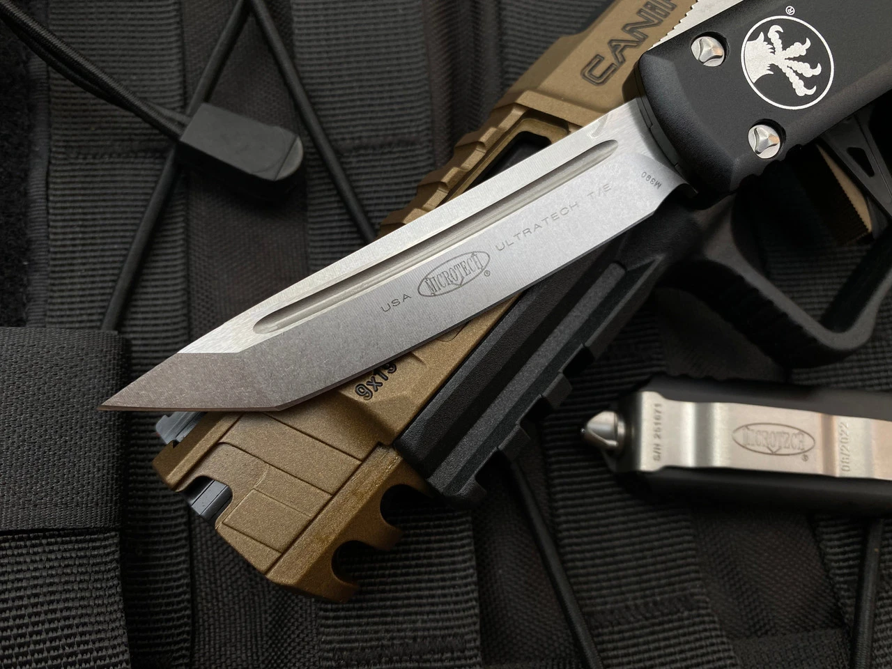 Microtech Ultratech T/E Black Aluminum Body W/ Stoneashed Plain Edge Blade (3.45") 123-10 2 Microtech Ultratech T/E Black Aluminum Body W/ Stoneashed Plain Edge Blade (3.45") 123-10 - Image 2