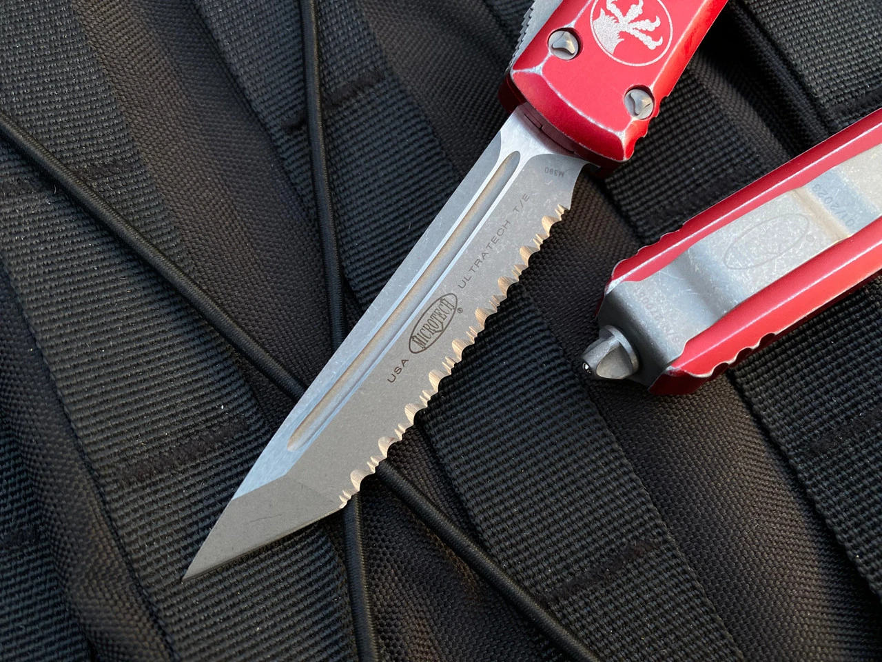 Microtech Ultratech T/E Distressed Red Aluminum Body W/ Apocalyptic Full Serrated Blade (3.4”) 123-12DRD 2 Microtech Ultratech T/E Distressed Red Aluminum Body W/ Apocalyptic Full Serrated Blade (3.4”) 123-12DRD - Image 2