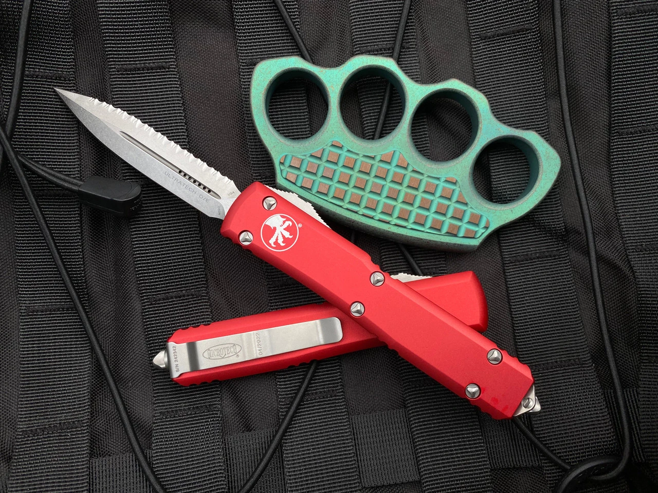 Microtech Ultratech D/E Red Full Serrated Stonewashed 122-12RD 1 Microtech Ultratech D/E Red Full Serrated Stonewashed 122-12RD