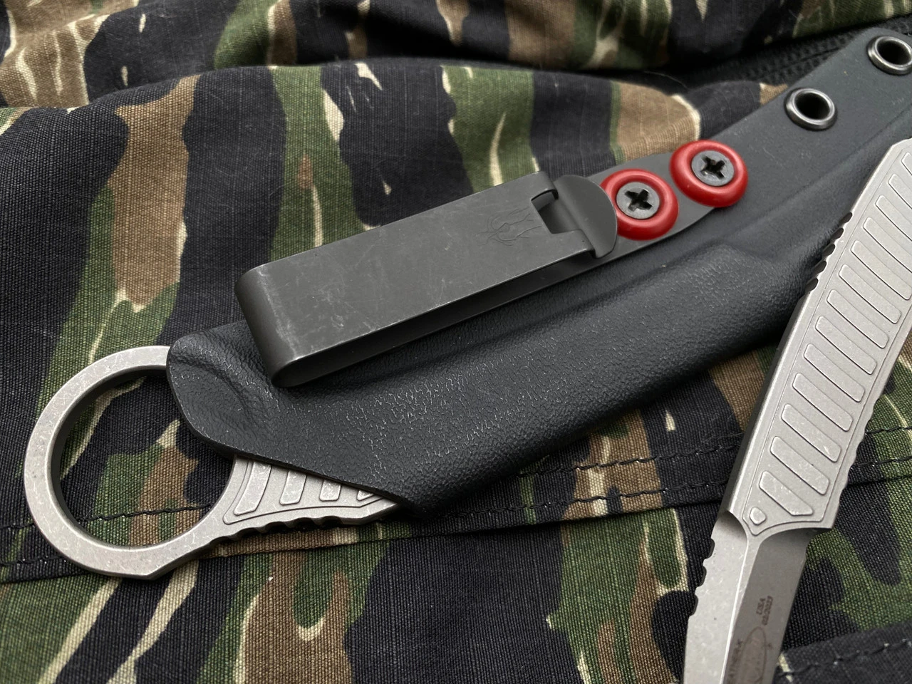 Microtech X Bastinelli Feather S/E Fixed Blade Apocalyptic Finished Body W/ Apocalyptic Plain Edge Blade (1.875”) 215-10APS 4 Microtech X Bastinelli Feather S/E Fixed Blade Apocalyptic Finished Body W/ Apocalyptic Plain Edge Blade (1.875”) 215-10APS - Image 4